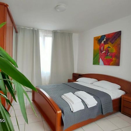 أنتويرب Mooi Slaapkamer! Proper En Compact Place Voor 3 المظهر الخارجي الصورة